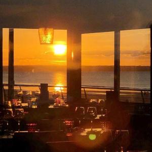 亚洲第一区欧美国产综合
