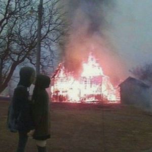 中国一老太婆偷伦
